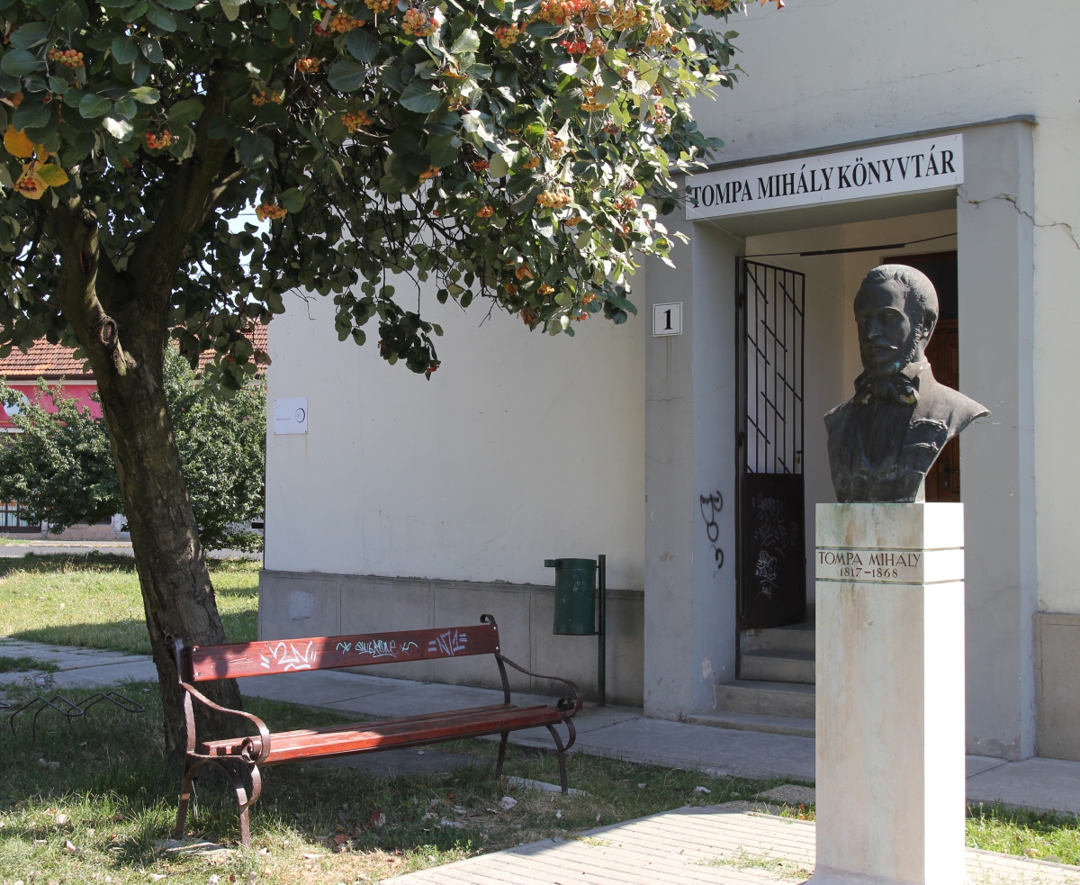 Tompa mihaly konyvtar