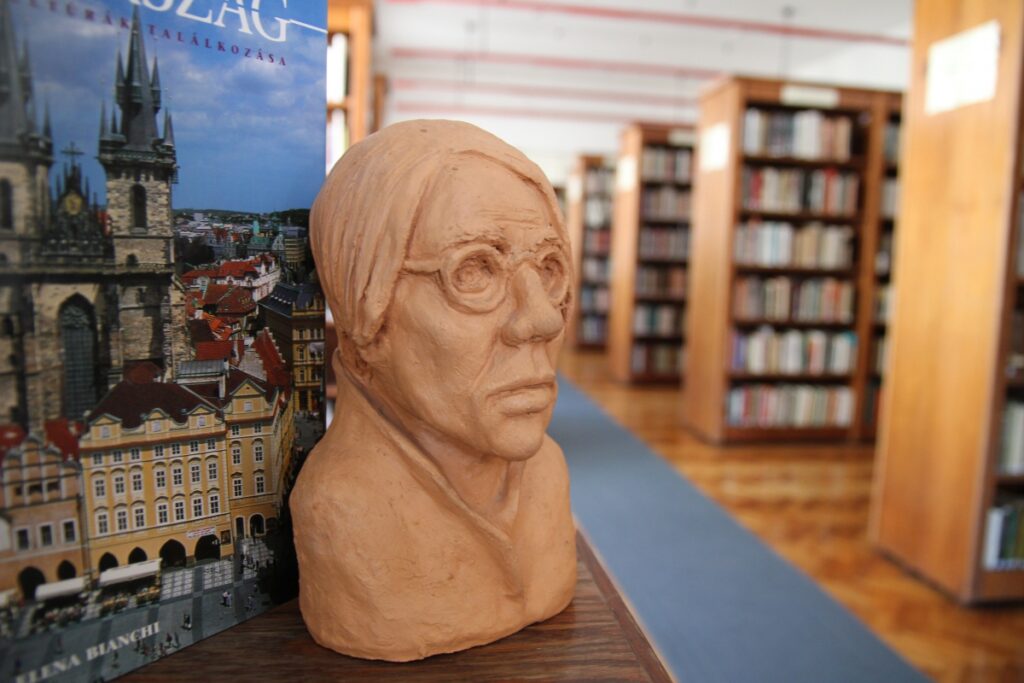 Szabó Lőrinc Idegennyelvi Könyvtár