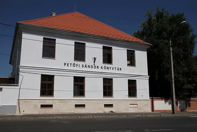 Könyvvadász Tini Klub